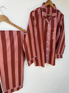 ชุดนอนผู้หญิงลายสัตว์ Naaz Textile เนื้อผ้านุ่ม ระบายอากาศดี เหมาะสำหรับใส่พักผ่อน/นอนหลับในฤดูร้อน ชุดนอนผ้าฝ้าย - Product Image 2