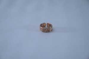 Nouveaux Bracelets Joncs Classiques pour Femmes, Plaqué Or, Ornés de Lettres et de Diamants, Style Européen et Américain, Tendance et Polyvalents, Vente en Gros - Product Image 3