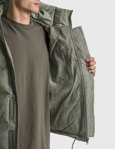 ALLIGNED INDUSTRY Manteau matelassé décontracté pour homme, couleur unie, à capuche, beige, avec fermeture éclair sur le devant, coupe droite ou ajustée - Product Image 3