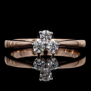 โรสโกลด์โรเดียมชุบโคเวอร์แบบวินเทจแหวนเพชรโมอิสซาไนท์สี่เม็ดอัญมณีที่มีเอกลักษณ์การออกแบบดอกไม้ที่สง่างาม - Product Image 1