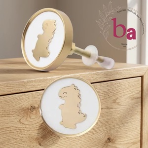 Poignée de meuble en laiton motif dinosaure bébé, en résine blanche, design contemporain, pour tiroirs de cuisine, salle de bain, commodes et armoires, facile à installer - Product Image 3