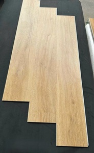 Suelo SPC Impermeable con Sistema de Click ATTFloor de Vietnam con Base IXPE Integrada para Proyectos Residenciales - Product Image 1