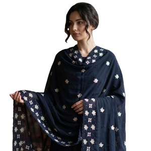 Châle en voile de coton AHE pour femme, style Moyen-Orient Dubaï, brodé de fleurs et de strass, respirant, pour usage quotidien toutes saisons, vente en gros - Product Image 1