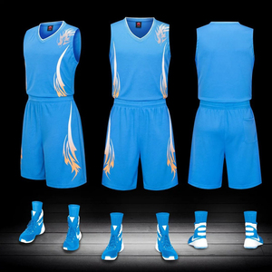 Camiseta de baloncesto azul cielo con diseño de llamas naranjas, proveedor de uniformes de baloncesto, ropa deportiva al por mayor. - Product Image 5