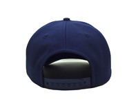 Gorra de Pesca Estilo Snapback Azul Marino Intenso con Parche Frontal Bordado de Pez Rojo, Ajustable para Aventuras Costeras al Aire Libre