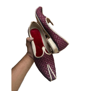 Chaussures en cuir véritable de créateur avec broderie personnalisée, chaussures tendance du Rajasthan imperméables au meilleur prix - Product Image 1