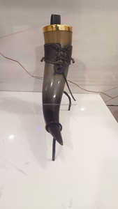 Soporte de cuero de animal pulido auténtico Vikingo, jarra de cuerno de cerveza con grabados inferiores, soporte de hierro, artesanías naturales de Saniya - Product Image 6