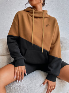 Wholesale Women's Two Tone Crossover Neck Hoodies Heavyweight Fleece Pullover Casual Winter Custom Logo Manufacturer - Product Image 3