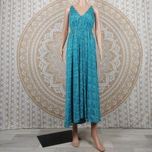 Vestido Maxi Bellary sin Espalda con Cuello en V y Corte en A, 100% Algodón, Estampado Boho, Formal, en Negro, Rojo, Verde, Gris, Rosa y Azul - Product Image 1