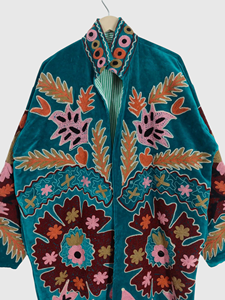 Veste en velours brodée à la main, manches longues, col mandarin, motif floral, grande taille, vêtements d'automne pour femmes, style Prairie Chic - Product Image 3
