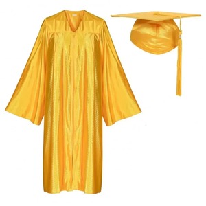 Nuevo y Elegante Túnica Académica Personalizada con Estola, Birrete y Borla de Graduación para Adultos en Negro, Verde, Plateado y Rojo - Product Image 5