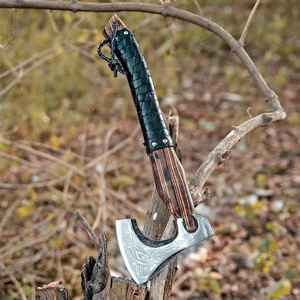 Haches vikings professionnelles de haute qualité, forgées à la main, manche en bois, acier à haute teneur en carbone, étui en cuir fin de qualité supérieure pour l'extérieur - Product Image 3