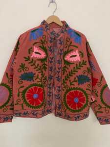 Veste en velours Suzani brodée à la main, vêtement d'extérieur pour l'hiver, pour femme, cadeau pour elle, vêtement d'extérieur ethnique bohème - Product Image 5