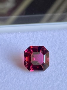 Turmalina Rosa Rubelita Natural, Corte Asscher, 8.59 Quilates, Certificada por IGI, 12x12.5x8 MM, Calidad AAA, Color Claro, 8mm - Product Image 4