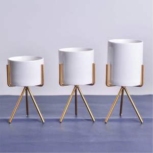 Support de Plante en Métal Doré en Gros avec Pot, Jardinière de Luxe en Fer Blanc, Pots Décoratifs en Métal pour Plantes d'Intérieur, Décoration Maison - Product Image 2