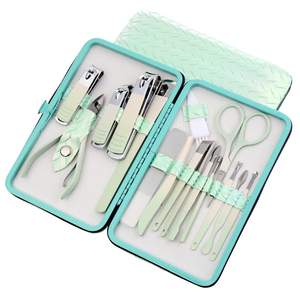 Kit de Belleza Profesional Todo en Uno, Set de Manicura y Pedicura de 20 Piezas, Cortaúñas 4 en 1, Herramientas de Acero Inoxidable con Acabado Arcoíris, Bolsa - Product Image 1