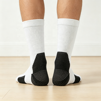 Chaussettes de basketball pour hommes avec semelle épaisse, design en maille respirante, jacquard brodé et évacuation de l'humidité
