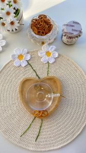 Posavasos de Ganchillo con Diseño de Margarita, Detalle de Tallo Blanco y Amarillo, Hilo de Algodón, Resistentes al Calor, Decoración Bohemia para Mesa - Product Image 2