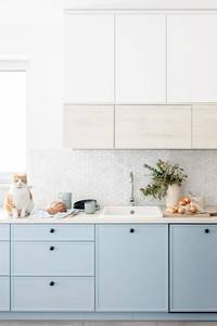 เฟอร์นิเจอร์ครัวไม้จริงดีไซน์ทันสมัยจากซันยาง พร้อมคุณสมบัติอเนกประสงค์ บานประตู MDF สีอ่อน - Product Image 4