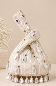 Pochette de soirée de luxe noire à nœud japonais – Pochette Potli perlée et à sequins avec pendentifs en cristal en forme de goutte d'eau pour mariage nuptial - Product Image 3