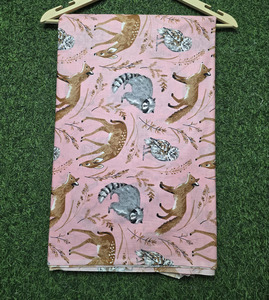 Tissu en coton imprimé à la main motif animaux de la forêt, en sergé, vendu au mètre pour la confection de robes - Collection 2026 à succès - Product Image 2