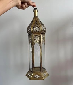 Farol Hexagonal Marroquí de Metal Dorado, Hecho a Mano, con Corte Arqueado, Portavelas Decorativo para el Hogar y Bodas - Product Image 5