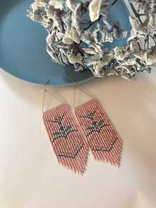 Pendientes de flecos geométricos con cuentas de color rosa pastel, joyería bohemia hecha a mano, accesorios de moda estéticos elegantes para mujer - Product Image 4