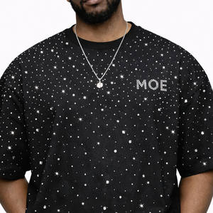 Camiseta Gráfica Oversize de Algodón con Pedrería para Hombre, Estilo Urbano, Producción Personalizada de Marca - Product Image 3