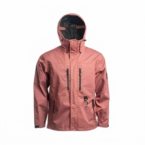 Chaqueta Impermeable con Capucha para Hombre, Chaqueta de Invierno para Exteriores de Poliéster Gore-Tex Roja con Cierre de Cremallera y Bolsillos, Corte Regular - Product Image 1