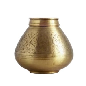 Kalash en laiton élégant, article de pujar pour les rituels religieux, les cérémonies festives et la décoration spirituelle de la maison - Product Image 3