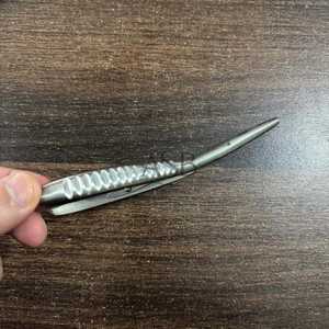 Vente flash - Pince à cheveux en acier inoxydable à bout incurvé de couleur personnalisée avec micro-perles |   Utilisation professionnelle en salon commercial - Product Image 4