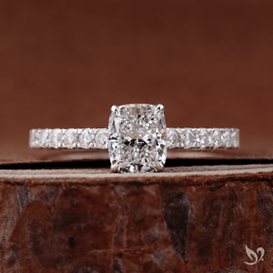 Anillo de Compromiso Elegante con Diamante Cultivado en Laboratorio, Corte Alargado, Oro Blanco de 10K, 1CT, Certificado IGI, Banda Pavé Tipo Catedral, Anillo Nupcial - Product Image 1