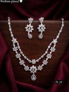 Parure de mariée en laiton plaqué or pour femme : collier ras-du-cou, boucles d'oreilles pendantes, tikka, zircon ethnique, tendance, haute qualité, dernier design - Product Image 1