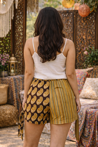 Shorts taille haute en coton 100% à imprimé cachemire pour femme, avec liens ajustables sur les côtés, idéal pour l'été, la plage et les tenues décontractées. - Product Image 4