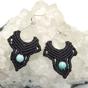 ต่างหูห้อยระย้าทำมือสไตล์วินเทจสีดำประดับอะมาโซไนต์ ลูกปัดสีน้ำเงินธรรมชาติ เครื่องประดับโบโฮ งานฝีมือ ของขวัญสำหรับงานปาร์ตี้ - Product Image 1