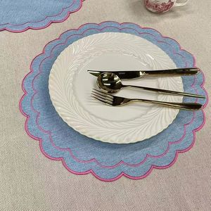 Set di 4 tovagliette in lino e cotone con ricamo floreale a festoni, 38 cm, tessuto con trama in lino naturale, lavabili in lavatrice - Product Image 5