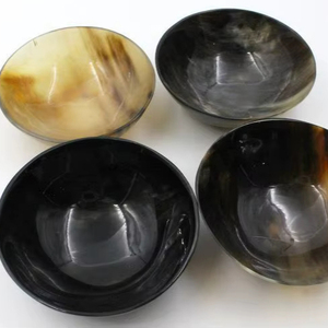 Bol à bibelots en corne artisanale durable, finition naturelle polie, vaisselle décorative sculptée à la main, compatible lave-vaisselle, pour les fêtes - Product Image 1