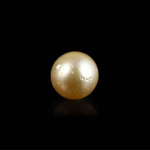 Stunning 4.95 Carat Golden Pearl Loose Gemstone for Fine Jewelry - Product Image 1