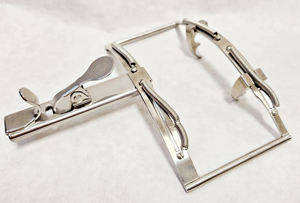 เครื่องมือถ่างปาก Dingman แบบมีใบมีดสองใบต่อแก้ม ทำจากสแตนเลสสตีล สำหรับผ่าตัดทางหู คอ จมูก ใช้ซ้ำได้ - WPS-OM-111 - Product Image 2