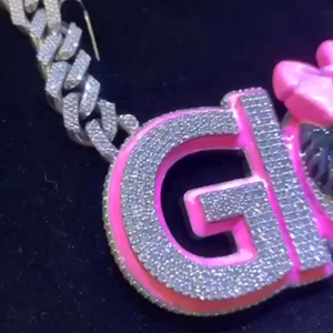 Colgantes Personalizados ICEDJEWELZ de Plata de Ley 925 Chapados en Oro con Moissanita, Estilo Hip Hop Unisex, Joyería Certificada IGI - Product Image 3