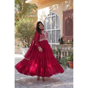 Vestido de noche de diseñador para fiestas Trabajo de perlas bordadas para un aspecto elegante - Product Image 6