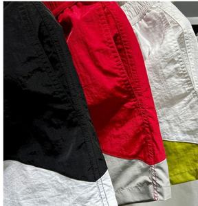 Shorts de sport personnalisés pour hommes grandes tailles - Gris décontracté 100% polyester anti-plis avec cordon de serrage séchage rapide respirant logo OEM à la taille - Product Image 4