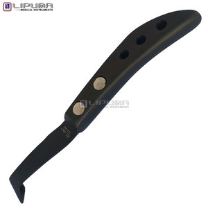 มีดตัดแต่งกีบม้า LIPUMA TORQ ขนาด 22 ซม. ใบมีดสแตนเลสเคลือบพลาสม่าสีดำ ด้ามจับแบบมีรู สำหรับมืออาชีพ - Product Image 4