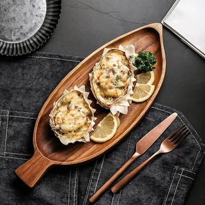 Bandeja de Madera Hecha a Mano Más Vendida para Servir Alimentos, Tabla de Servir de Madera Multiusos Disponible para la Venta - Product Image 1