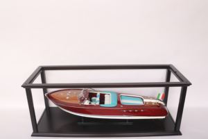 RIVA AQUARAMA con Vitrina - Lancha Rápida de Madera Hecha a Mano por Fabricante Vietnamita, Decoración para el Hogar y la Oficina - Product Image 3