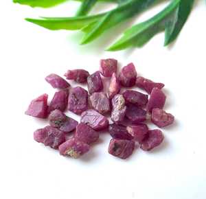 Rubis naturel du Mozambique, pierre brute, corindon rouge, cristal brut, pierre de naissance de juillet, pierre non traitée, fabrication de bijoux, vente en gros - Product Image 5