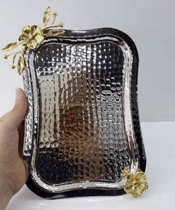 Vase de table moderne en métal doré, motif végétal de Noël, fait main, élégant, de luxe, personnalisé, pour la décoration intérieure, vente en gros - Product Image 1