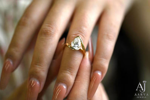 Anillo de Compromiso con Diamante Cultivado en Laboratorio, Corte Pera, Chapado en Oro de 14K, Joyería para Mujer, Certificado IGI, Regalo de Boda Geométrico Moderno - Product Image 2
