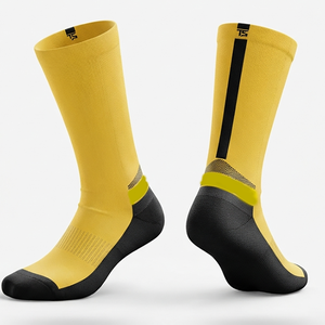 Chaussettes de pickleball TAISON SPORTS en laine/élasthanne 180 GSM jaune et noir, tricotées avec rembourrage, logo jacquard personnalisé, séchage rapide, respirantes - Product Image 1