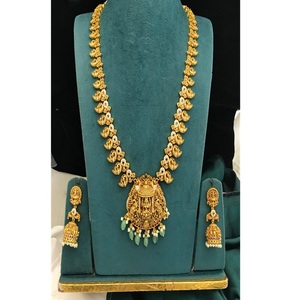 Ensemble collier et boucles d'oreilles de temple en or vieilli de qualité supérieure, séduisant, pour les occasions de mariage et de fête pour femmes - Product Image 2